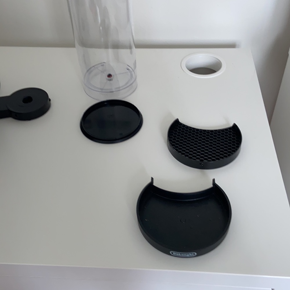 NESPRESSO by DELONGHI Vertuo coffee machine - Picture 9 of 10